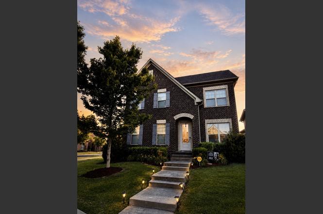 1099 Paddock Park Cir, Gallatin, TN