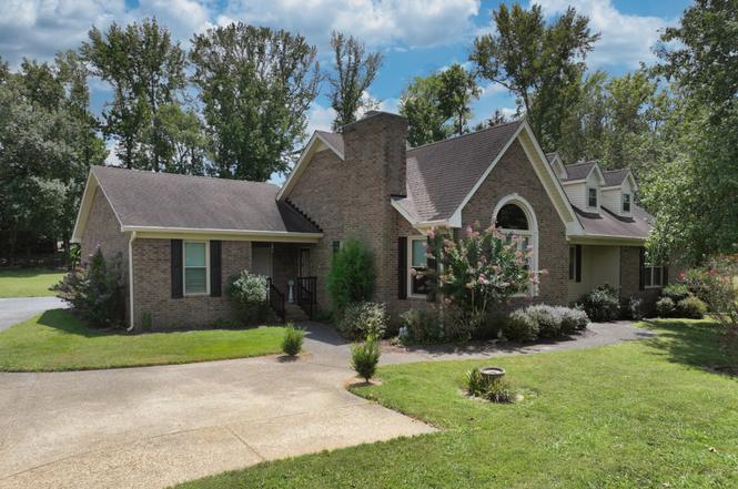210 The Hollows Ct, Hendersonville, TN
