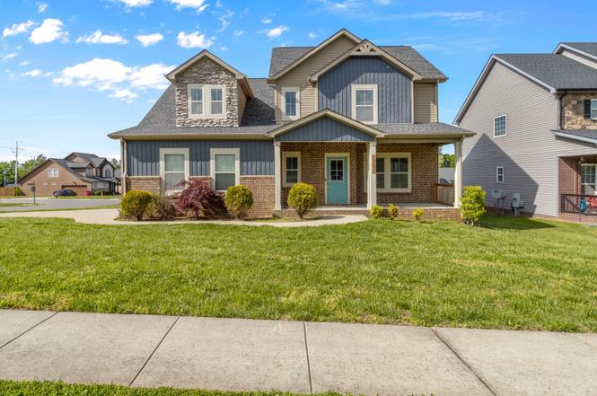 1301 Golden Eagle Way, Clarksville, TN