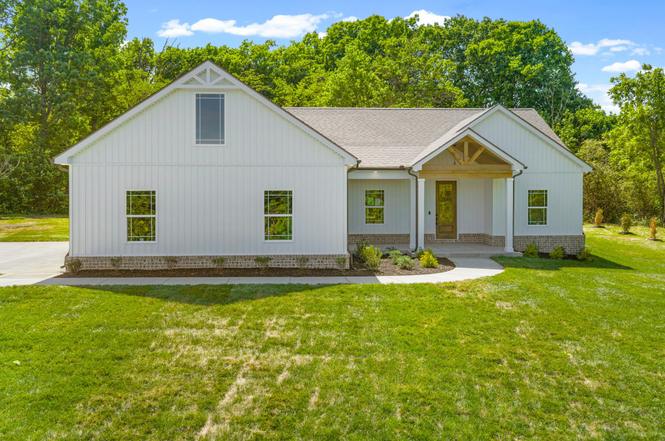 1932 River Rd, Clarksville, TN