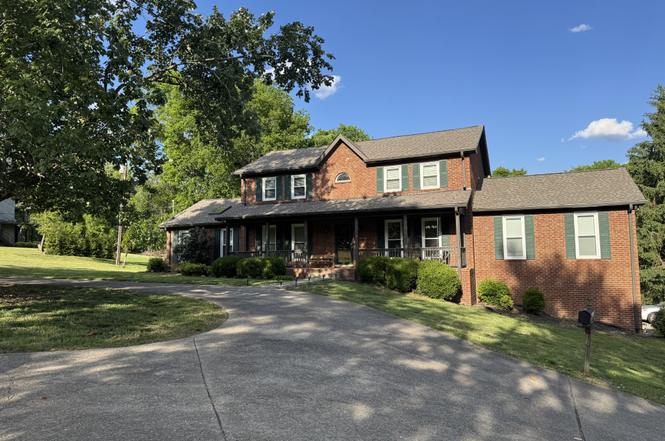 1616 Anderson Rd, Hendersonville, TN