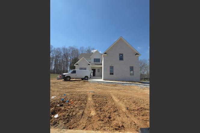 402 N Starwood Ct, Clarksville, TN