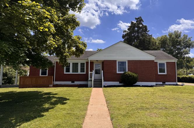 201 W Hillcrest Dr, Gallatin, TN