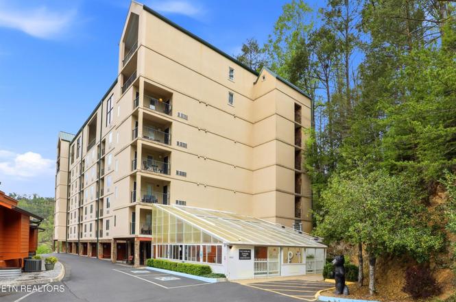 413 Baskins Creek Rd Apt 606, Gatlinburg, TN