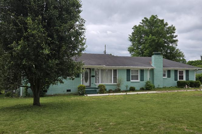 209 Hawkins Ave, Gallatin, TN