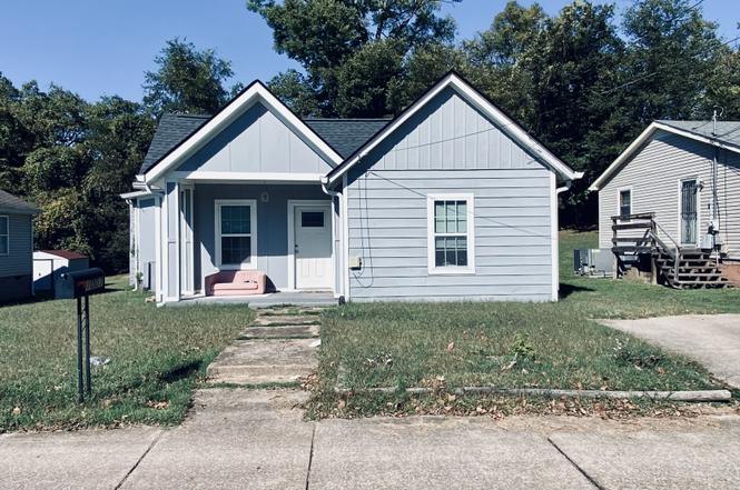 1007 Main St, Clarksville, TN