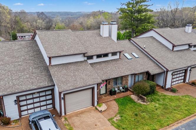 407 Country Club Ct, Clarksville, TN