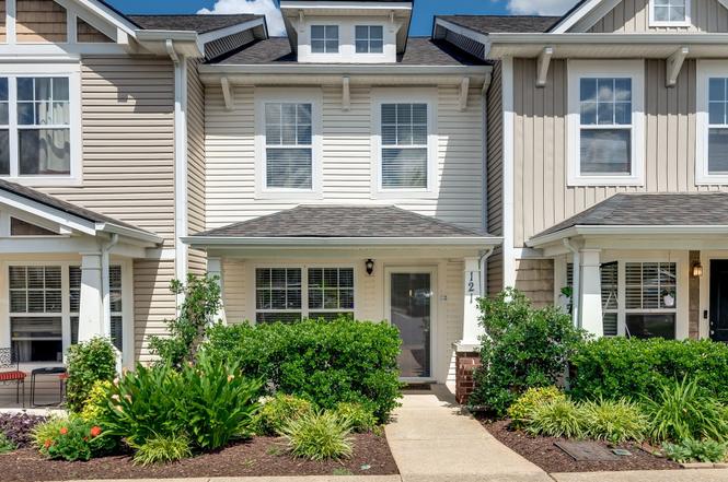 121 Shadow Glen Dr, Nashville, TN