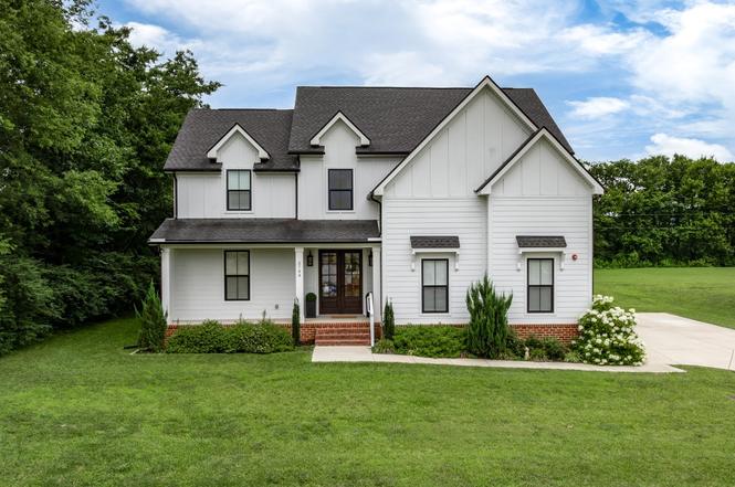 2744 Morrow Ln, Columbia, TN