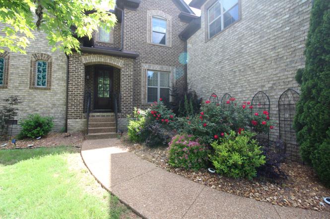 337 Crooked Creek Ln, Hendersonville, TN