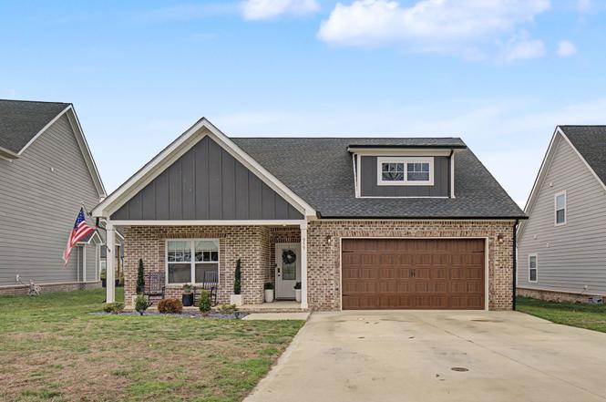 959 Alton Dr, Clarksville, TN