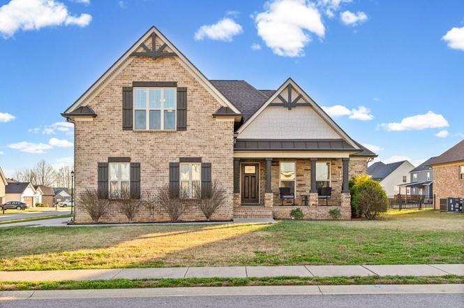 352 Lowline Dr, Clarksville, TN