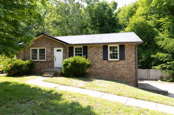 2733 Turner Ln, Clarksville, TN