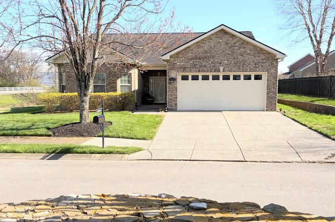 1001 Meadowview Dr, Spring Hill, TN