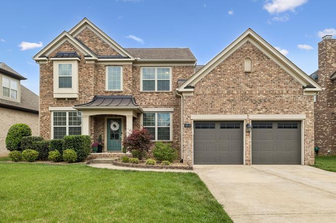 1212 Stockwell Dr, Murfreesboro, TN