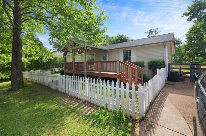 2124 Powell Rd, Clarksville, TN