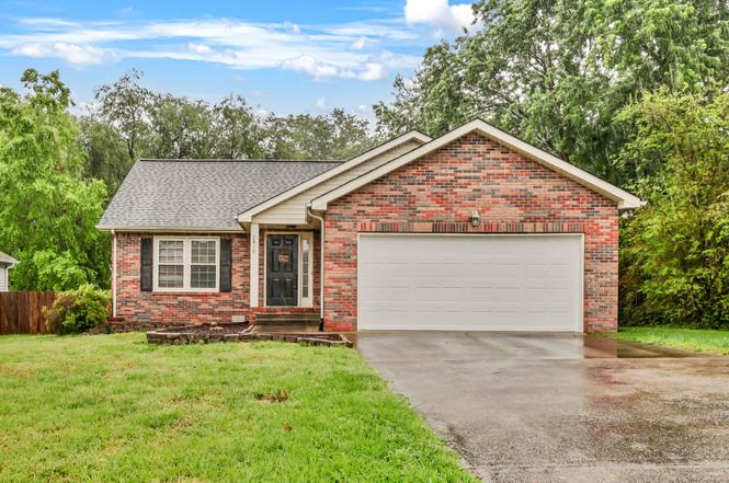 2819 Fenton Ct, Clarksville, TN