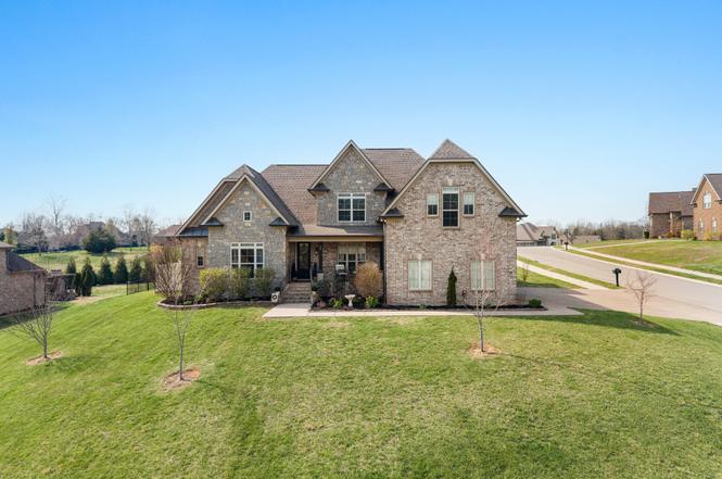 2726 Cherrydale Dr, Lebanon, TN