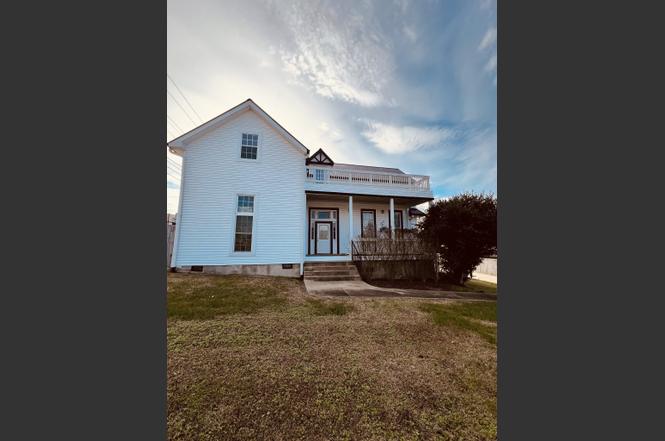 748 Main St, Clarksville, TN