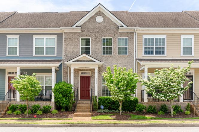 6727 Sunnywood Dr, Nashville, TN
