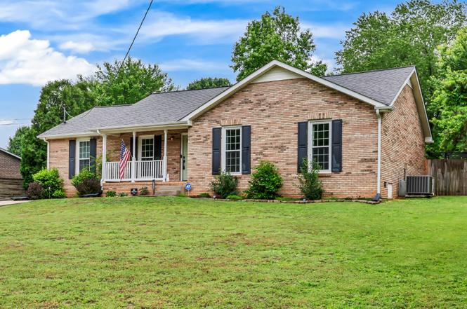 1738 Broadripple Dr, Clarksville, TN