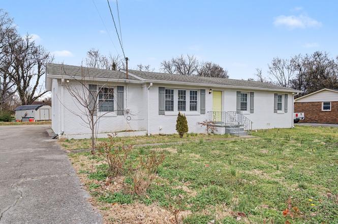 407 Sam Houston Dr, Lebanon, TN