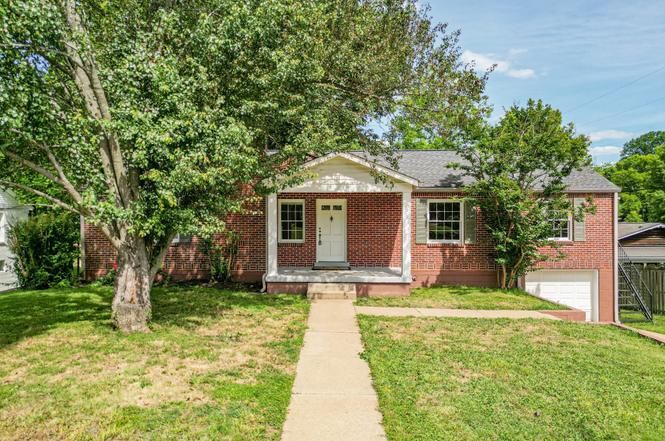 1204 Rolling Fields Dr, Columbia, TN