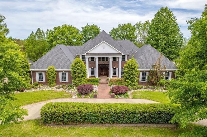2081 Mossy Oak Cir, Clarksville, TN