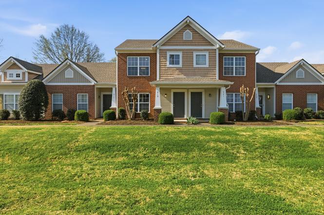 919 Seven Oaks Blvd, Smyrna, TN