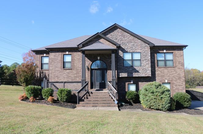 2200 Ellington Gait Dr, Clarksville, TN
