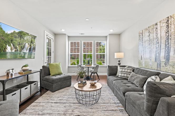 1801 Shadow Green Dr #104, Franklin, TN
