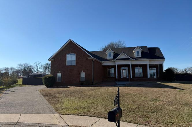 927 Westbrook Dr, Gallatin, TN