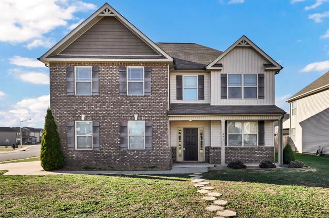 971 Cherry Blossom Ln, Clarksville, TN