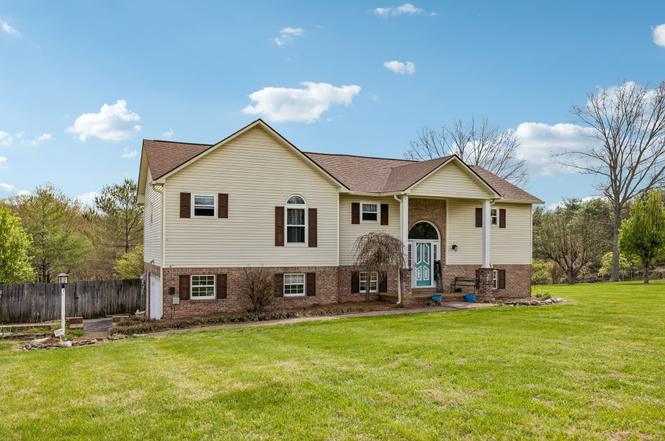 97 Oak Valley Dr, Spring Hill, TN