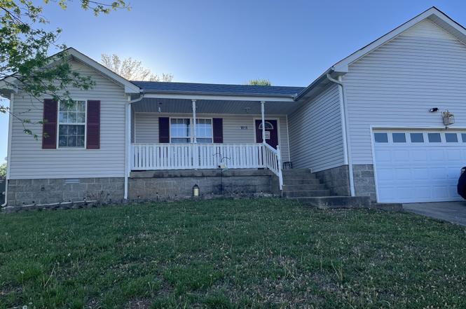 1816 Northwind Dr, Clarksville, TN