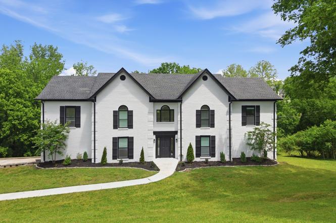 527 Cumberland Hills Dr, Hendersonville, TN