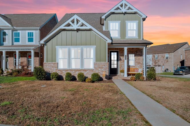 709 Hahn Ct, Lebanon, TN