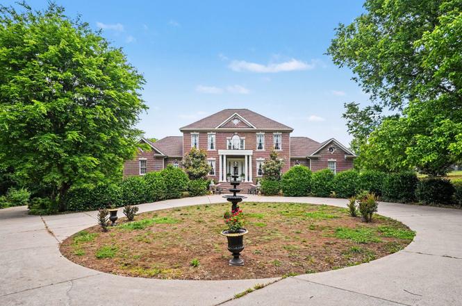 1523 North Main St, Mount Pleasant, TN
