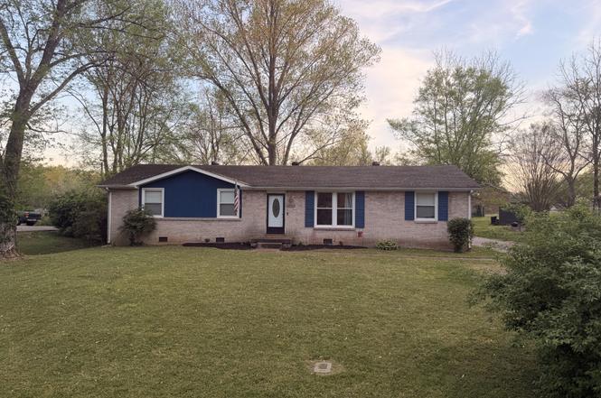 230 E Old Trenton Rd, Clarksville, TN