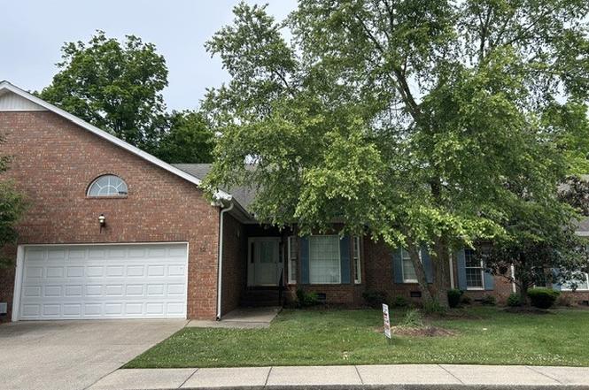 320 E Franklin St #12, Gallatin, TN