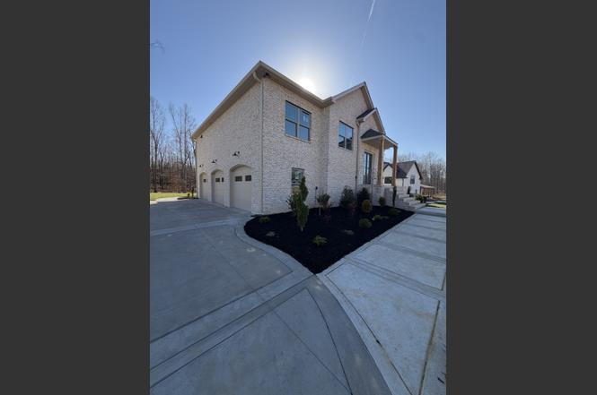 1280 Reda Dr, Clarksville, TN
