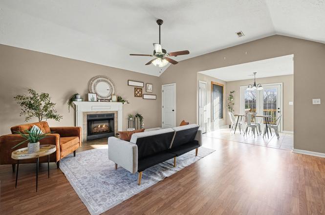 1304 Freedom Dr, Clarksville, TN