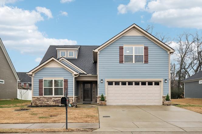 555 High Echelon Cir, Smyrna, TN