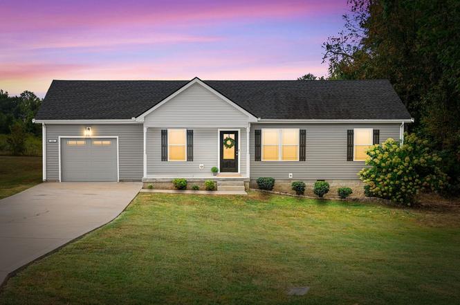 331 Woodale Dr, Clarksville, TN