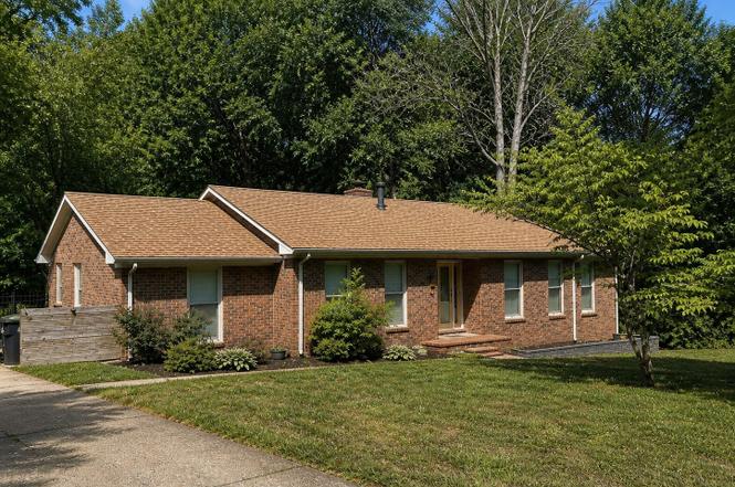 460 Rivermont Dr, Clarksville, TN