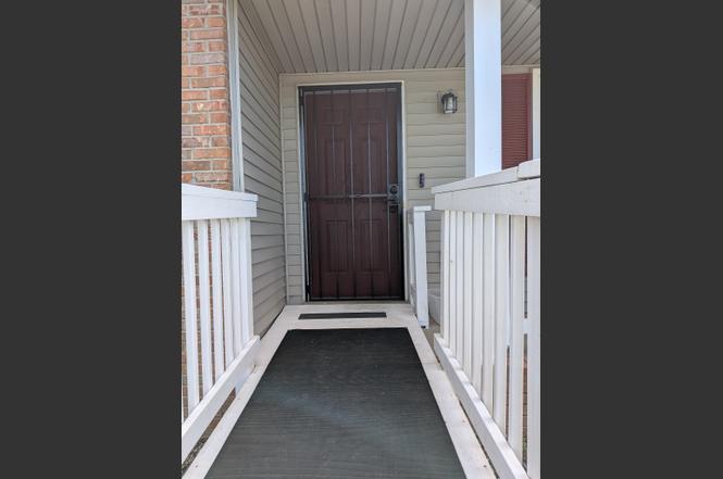 1718 Crestview Dr, Clarksville, TN