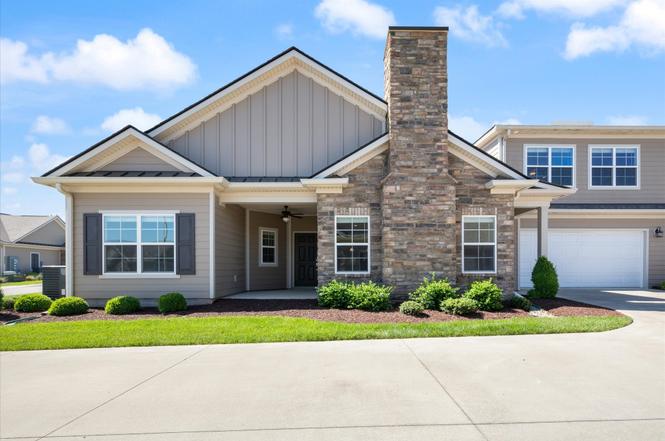 2326 Stonecenter Ln, Murfreesboro, TN