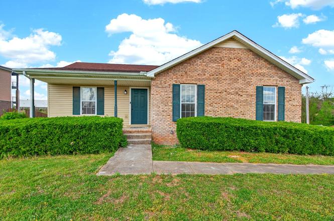 1966 Berkshire Dr, Clarksville, TN