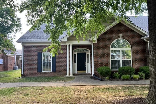 2 Hosier Ct, Lebanon, TN