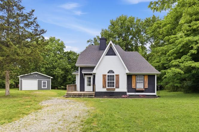 123 Vivian Dr, Clarksville, TN